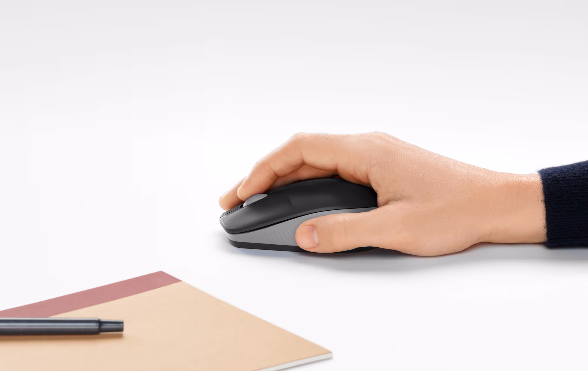 Logitech M190 Full-Size Wireless Mouse — thumbnail 5